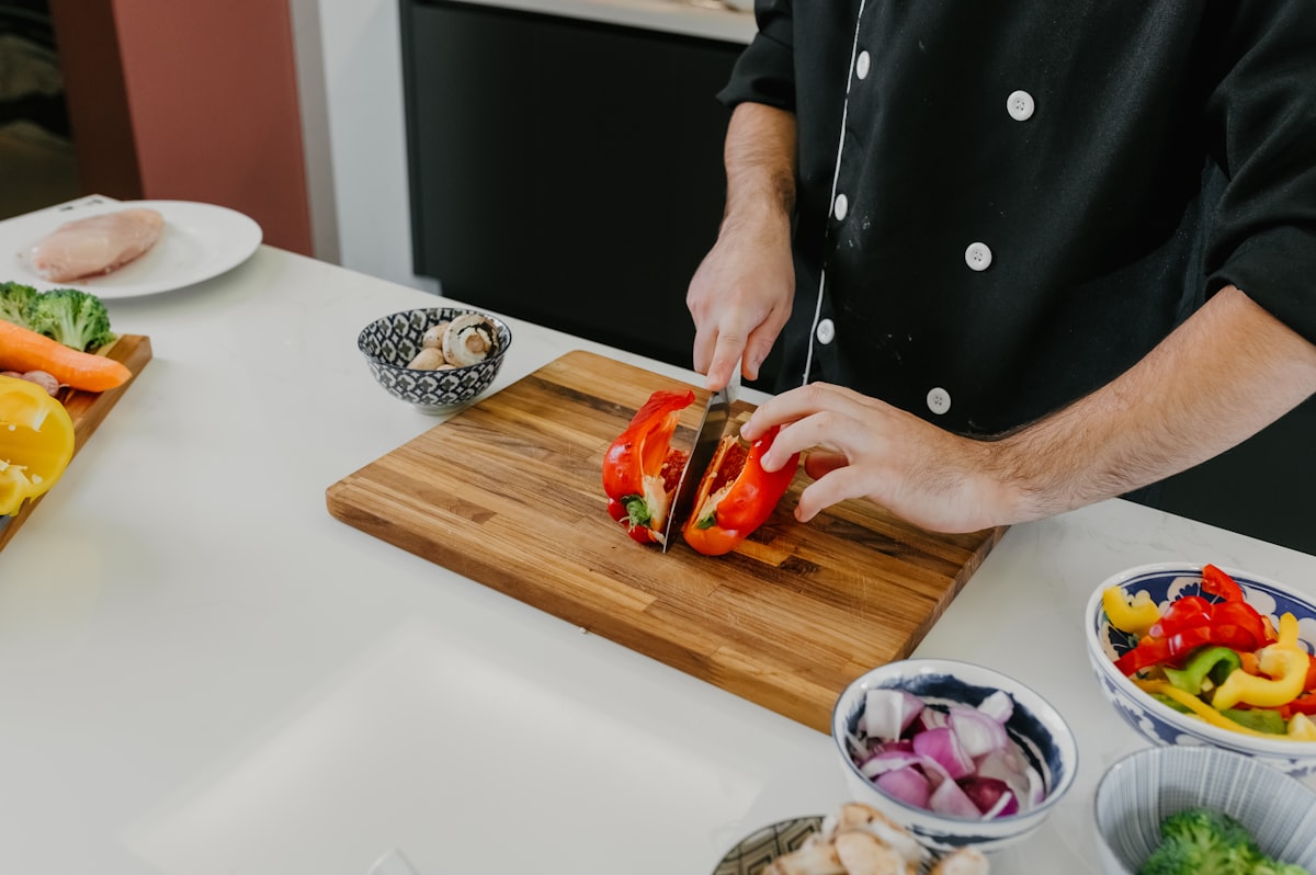 Was macht gesunde Ernährung für Männer besonders – Gemüse, Proteine und Vollkornprodukte